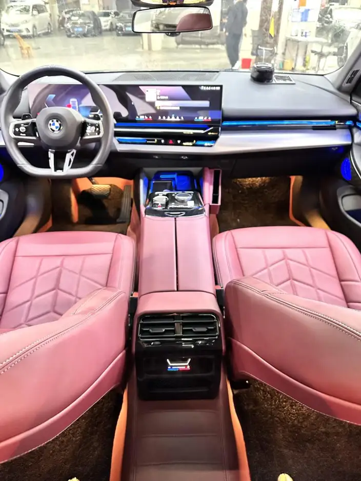 BMW 5 Series 2024 Model 525Li M Sports Set – фото 6