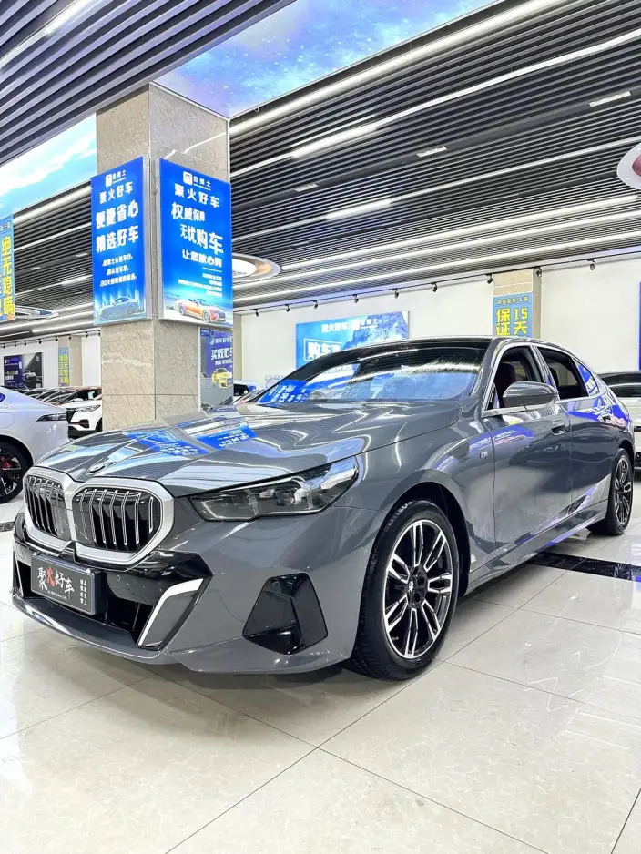 BMW 5 Series 2024 Model 525Li M Sports Set – фото 9