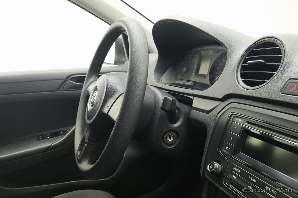 Volkswagen Jetta 2013 1.6L Manual Fashion – фото 13