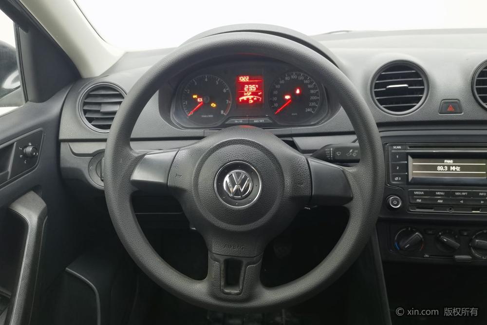 Volkswagen Jetta 2013 1.6L Manual Fashion – фото 15