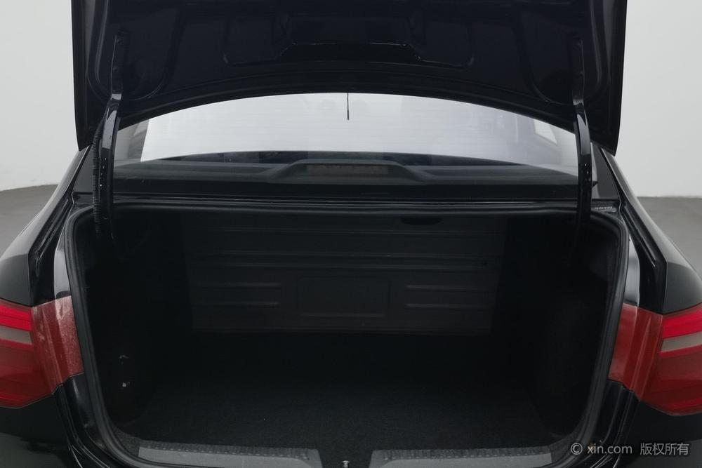 Volkswagen Jetta 2013 1.6L Manual Fashion – фото 24