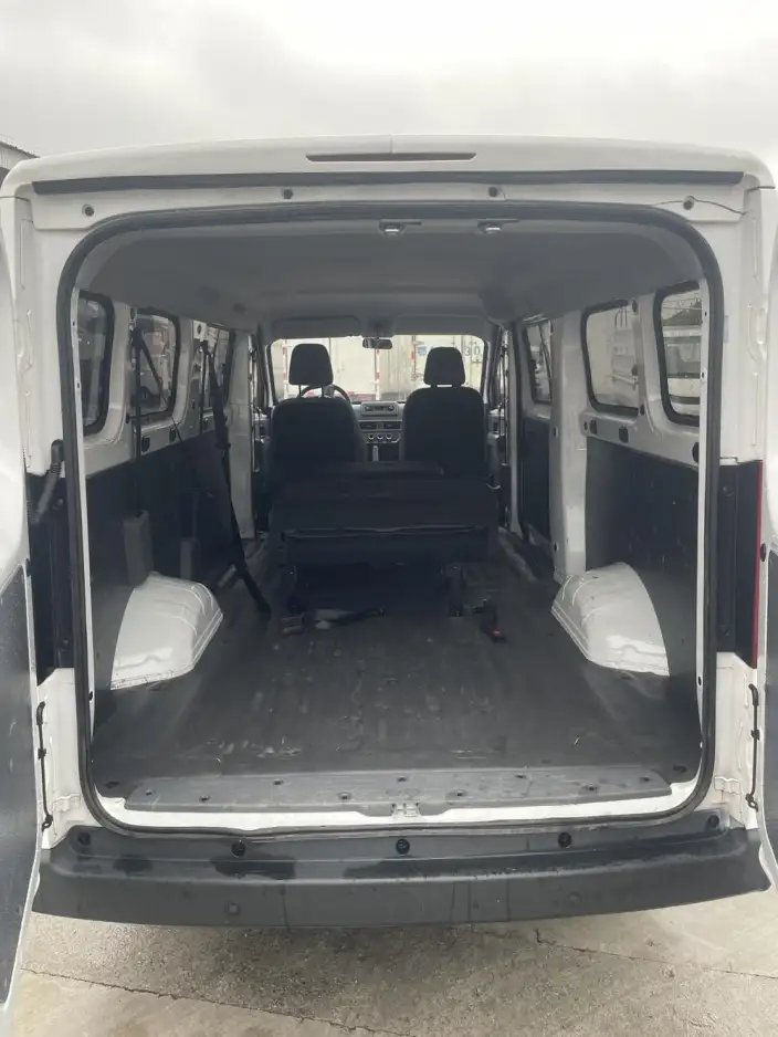 Wuling Yangguang 2024 Model 300km Comfort Model Passenger car Edition 75kW – фото 9