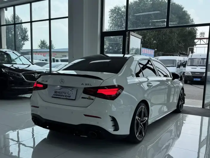 Mercedes-Benz A-Class AMG 2025 Model AMG A 35 L 4MATIC – фото 7