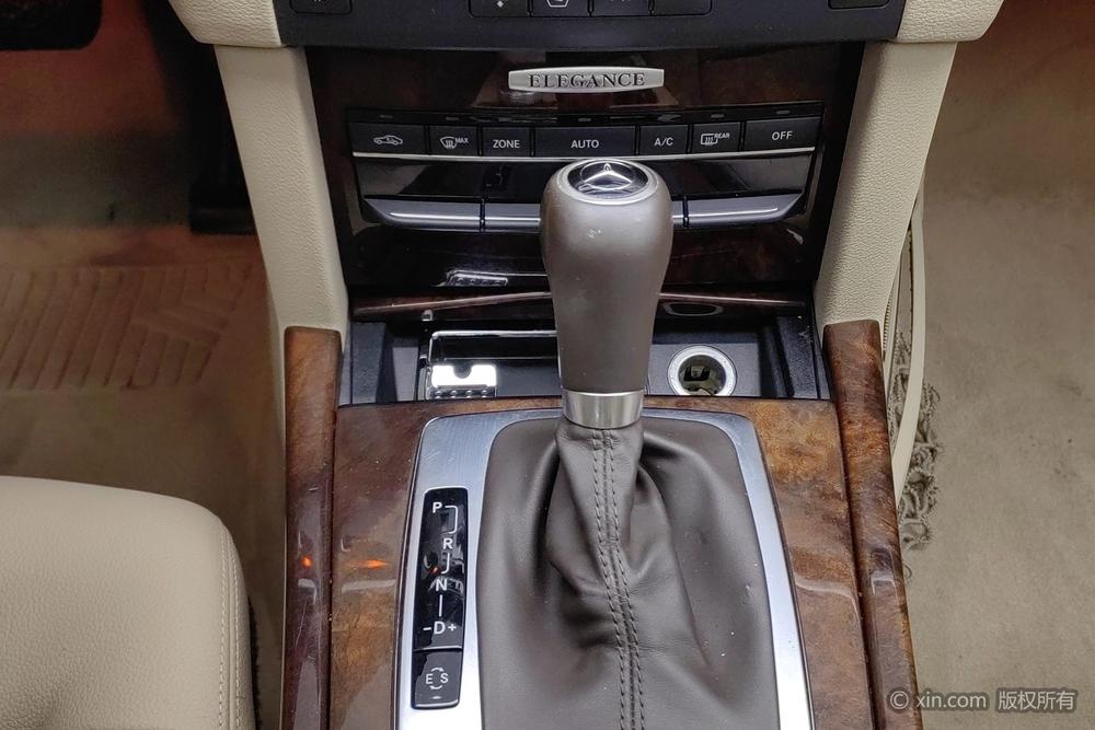 Mercedes-Benz E-Class 2011 модификация E 200 L CGI Youya тип – фото 16