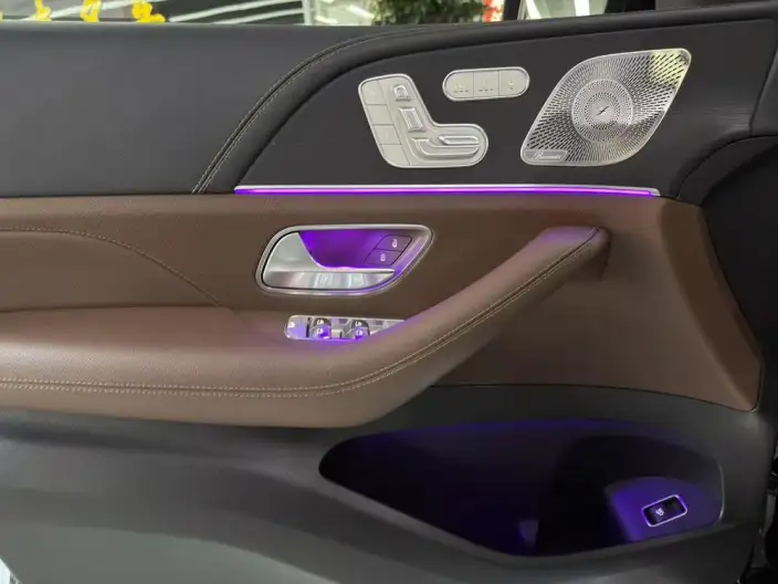 Mercedes-Benz GLS 2024 Model GLS 450 4MATIC Fashion Model – фото 9