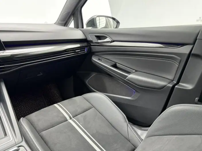 Volkswagen Golf 2021 Model 280TSI DSG R-Line – фото 7