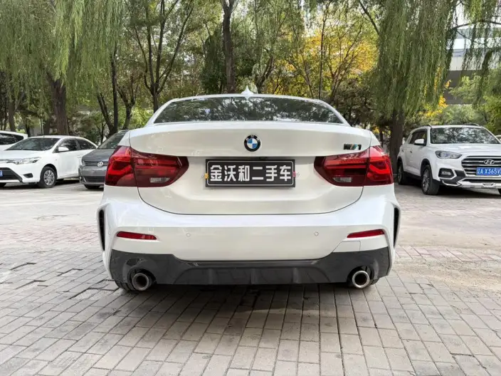 BMW 1 Series 2023 Model 120i M Sports Night Edition – фото 5