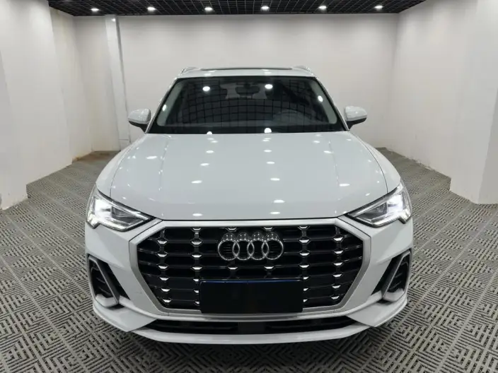 AUDI Q3 2022 Model 35 TFSI Fashion Dynamic Model