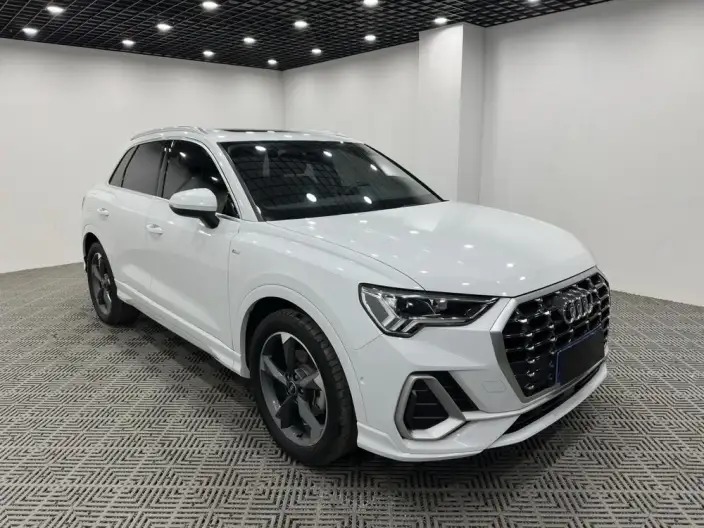 AUDI Q3 2022 Model 35 TFSI Fashion Dynamic Model