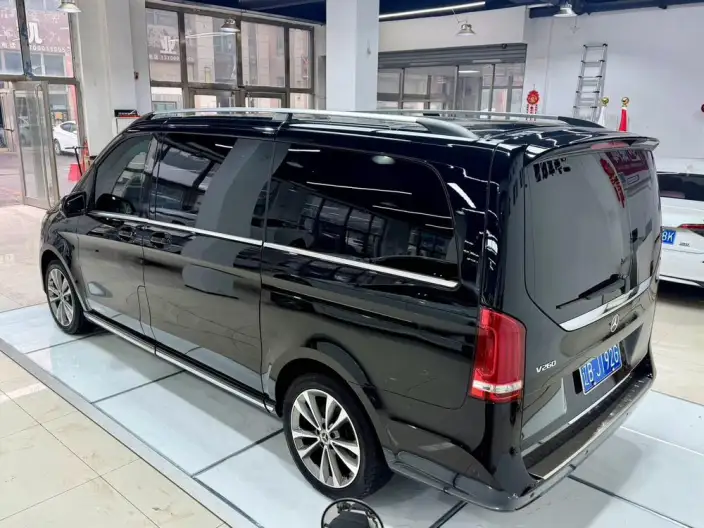 Mercedes-Benz V-Class 2022 Model V 260 Premium Edition – фото 5