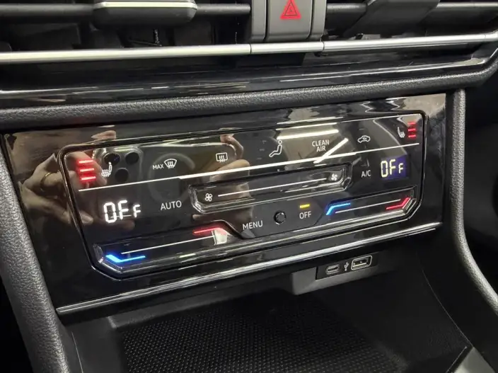 Volkswagen Lavida 2023 Model Facelift 1.5L Automatic Starry Sky Five Million Edition – фото 10