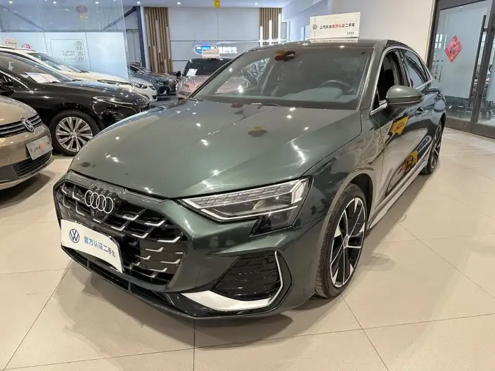 Audi A3 2025 Model A3L Limousine 35 TFSI Continental Flying Spur Exclusive Model