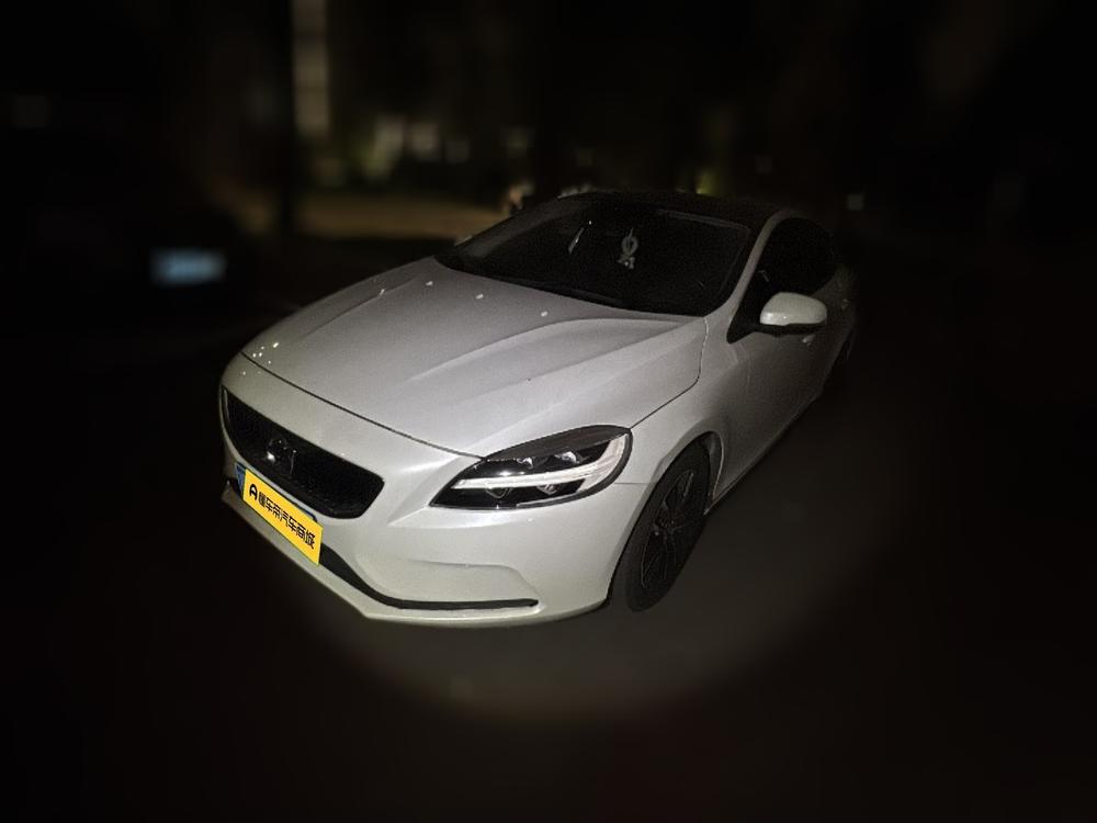 Volvo V40 2017 T3 Intelligent Refined