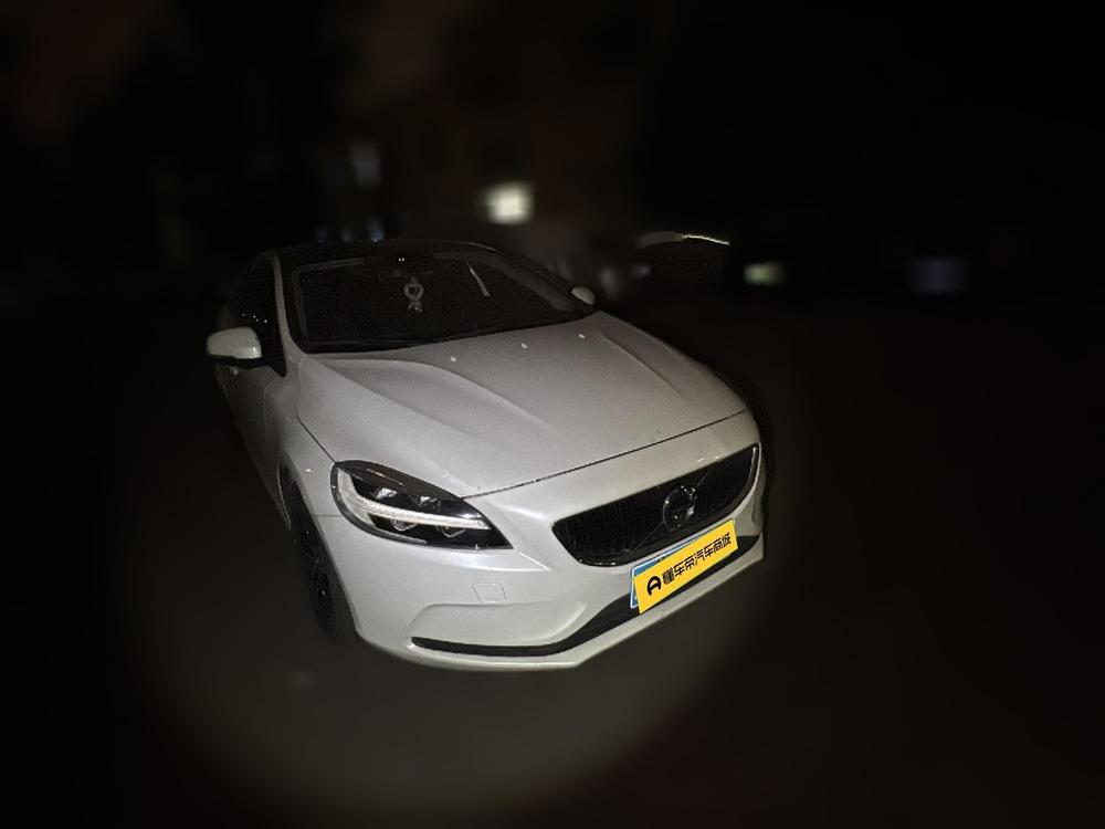 Volvo V40 2017 T3 Intelligent Refined