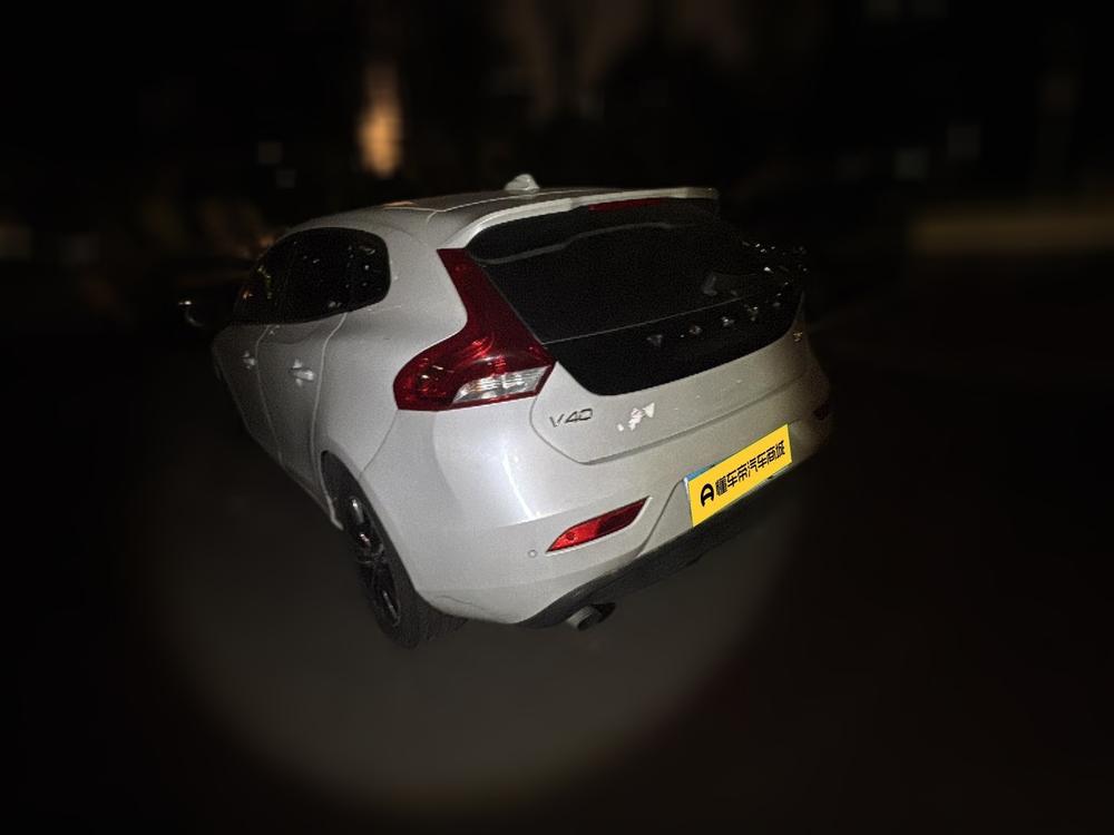 Volvo V40 2017 T3 Intelligent Refined
