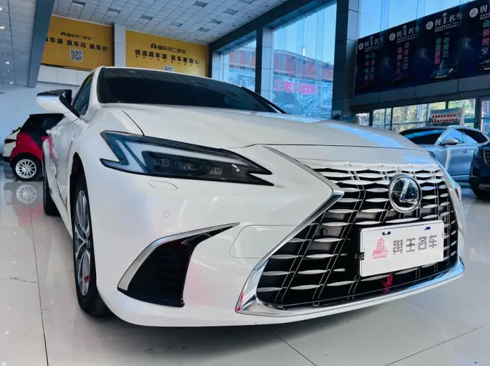 Lexus ES 2025 Model 200 Premium