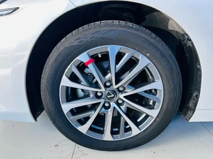 Lexus ES 2025 Model 200 Premium – фото 7