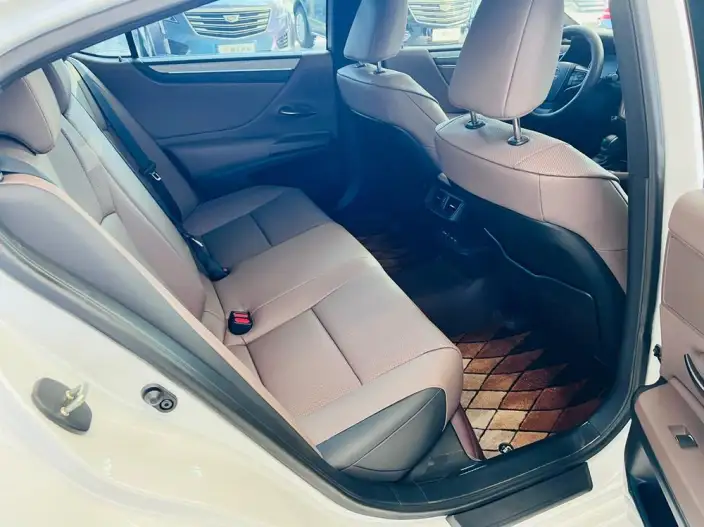 Lexus ES 2025 Model 200 Premium – фото 9