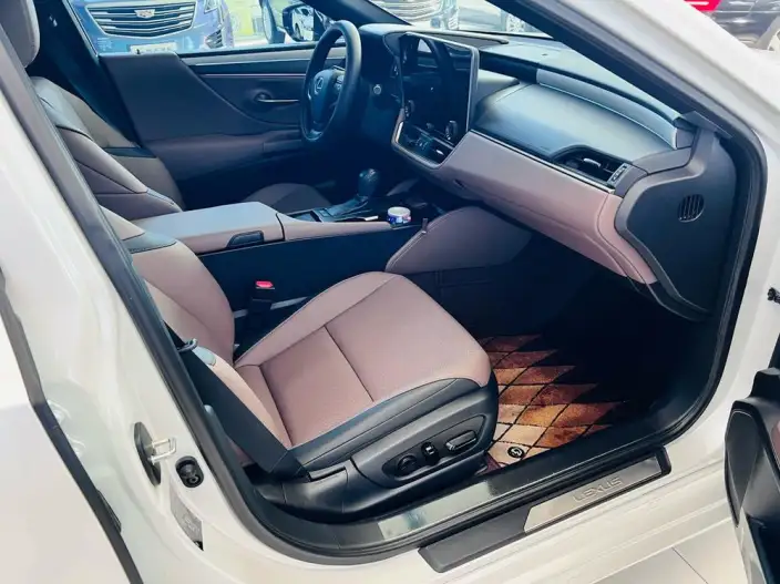 Lexus ES 2025 Model 200 Premium – фото 10