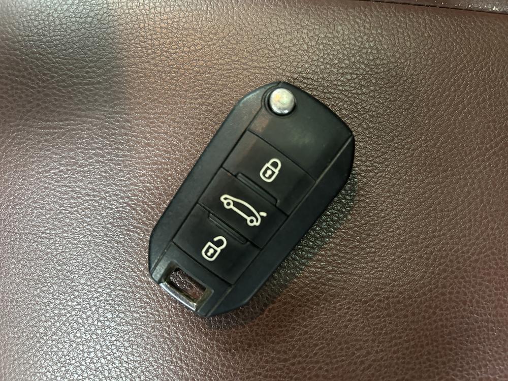 Peugeot 408 2014 1.8L Automatic Luxury – фото 11