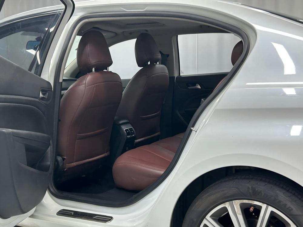 Peugeot 408 2014 1.8L Automatic Luxury – фото 18