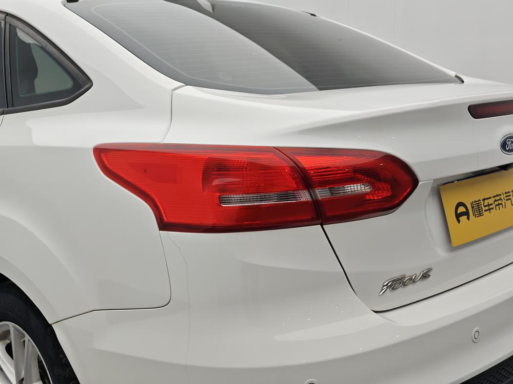 Ford Focus 2017 модификация Тройная литиевая батарея кузов 1.6L Manual Fashion тип Zhixing Edition – фото 13