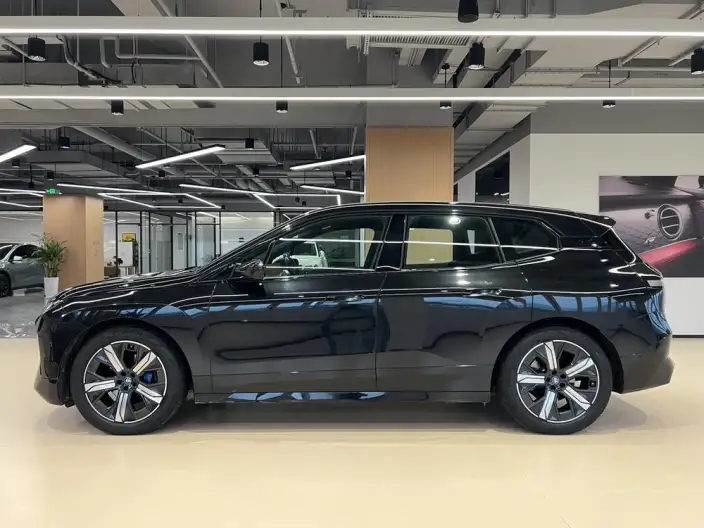 BMW iX 2022 Model xDrive40 – фото 3