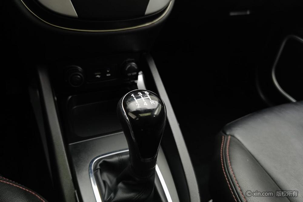 Changan CS35 2015 модификация 1.6L Manual Luxury National IV – фото 16