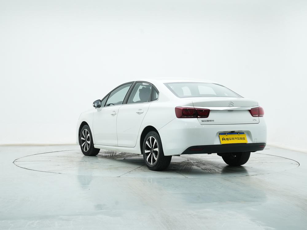 Citroën C4 Sedan Модель 2018 года 1.6L Automatic Luxury – фото 5