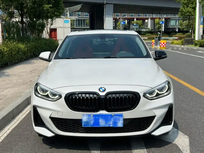 BMW 1 Series 2023 Model 125i M Sports Night Edition – фото 2