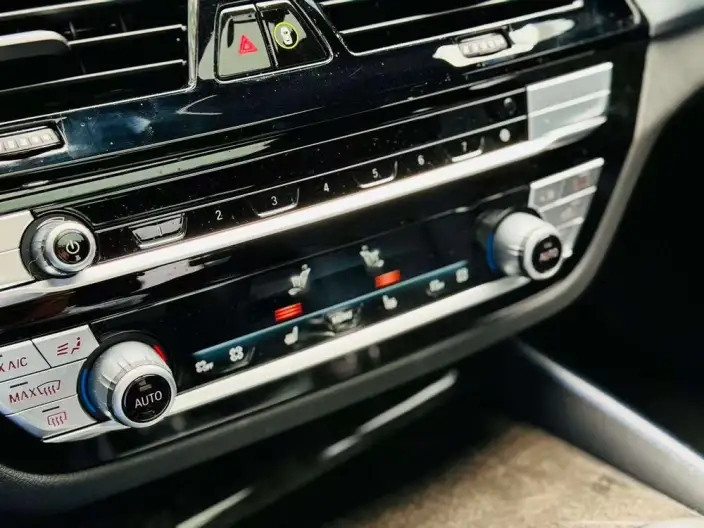 BMW 6 Series GT 2022 Model 630i M Sports Set – фото 9