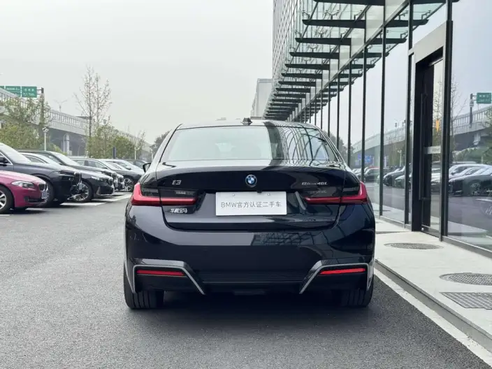 BMW i3 2026 Model eDrive40L Night Set – фото 4