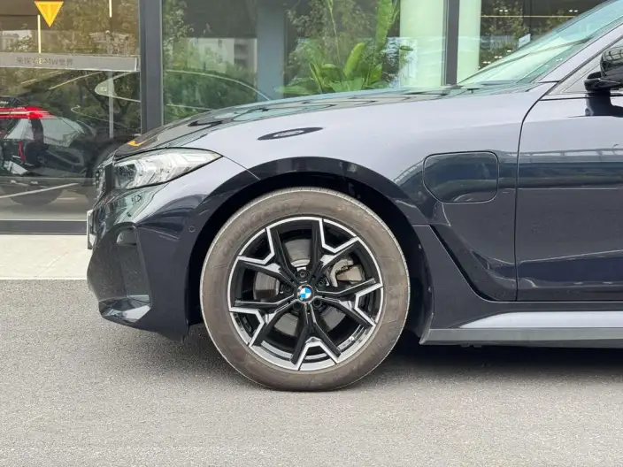 BMW i3 2026 Model eDrive40L Night Set – фото 6