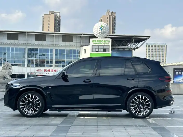 BMW X5 2023 Model xDrive40Li M Sports Night Set – фото 4