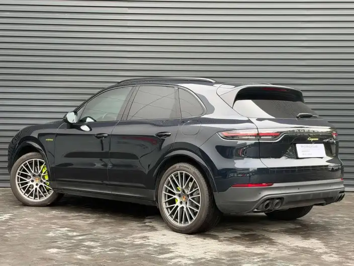 Cayenne E-Hybrid 2023 Model Cayenne E-Hybrid 2.0T Platinum edition