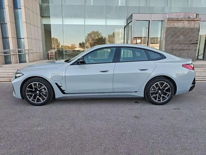 BMW i4 2025 Model eDrive40 – фото 3