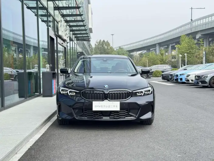 BMW 3 Series 2025 Model 330Li M Sports Night Set – фото 2