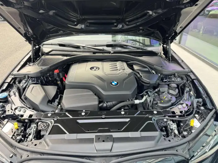 BMW 3 Series 2025 Model 330Li M Sports Night Set – фото 6