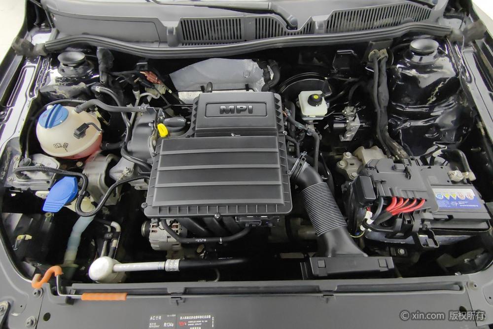 Volkswagen Lavida 2013 Classic Facelift 1.6L Manual Style – фото 5