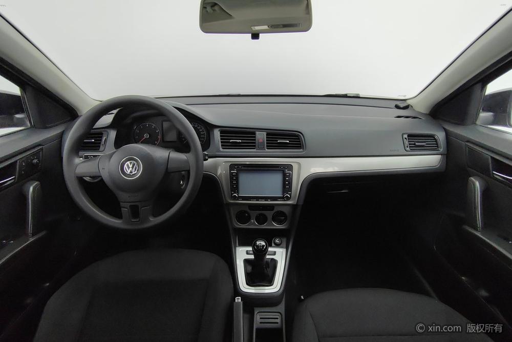 Volkswagen Lavida 2013 Classic Facelift 1.6L Manual Style – фото 13