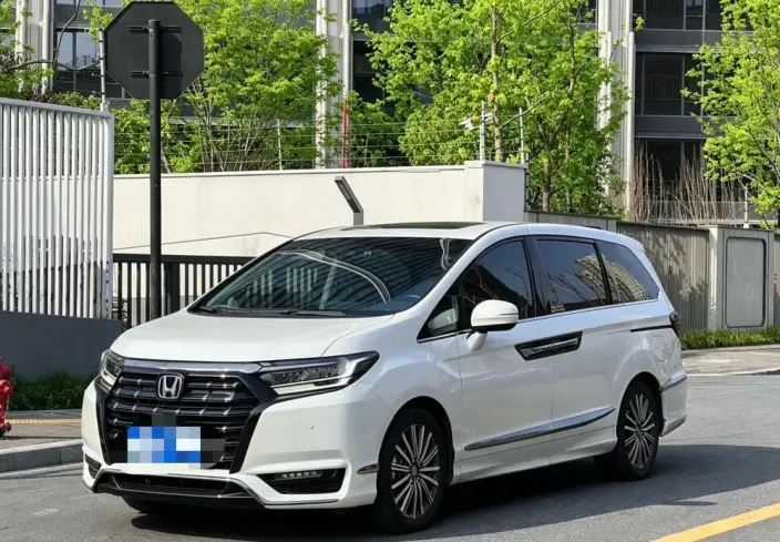 Honda Elysion 2022 Model 2.0L Hybrid Deluxe Edition – фото 1