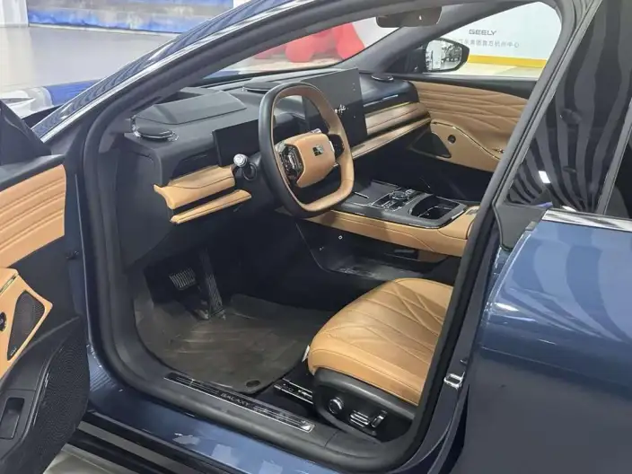 Geely Galaxy E8 PHEV 2025 Model 130km EM-P Galaxy Edition – фото 8
