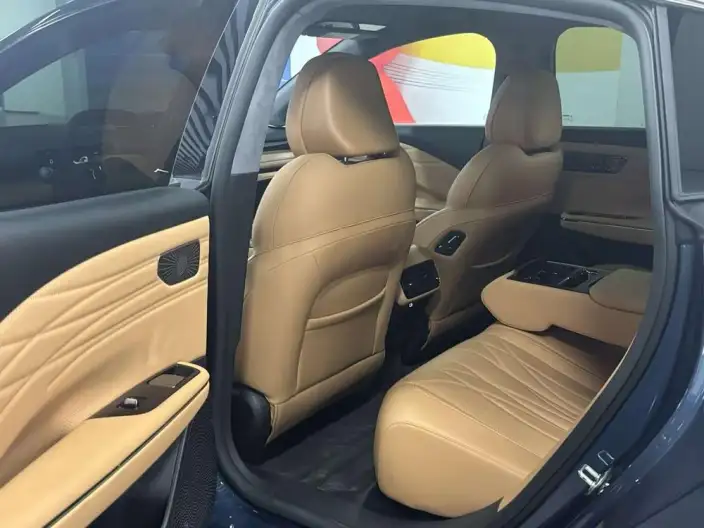 Geely Galaxy E8 PHEV 2025 Model 130km EM-P Galaxy Edition – фото 9