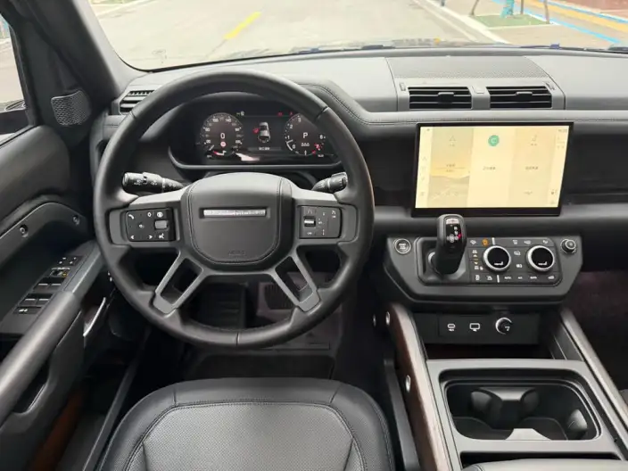 Land Rover Defender 2023 Model Facelift 110 P400 X-Dynamic HSE – фото 6