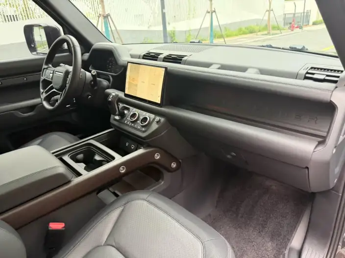 Land Rover Defender 2023 Model Facelift 110 P400 X-Dynamic HSE – фото 7