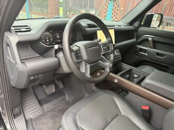 Land Rover Defender 2023 Model Facelift 110 P400 X-Dynamic HSE – фото 8