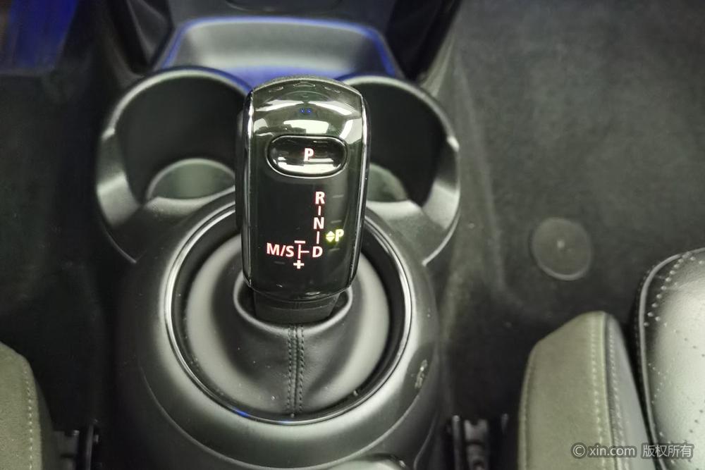 MINI 2019 1.5T COOPER Artist – фото 15