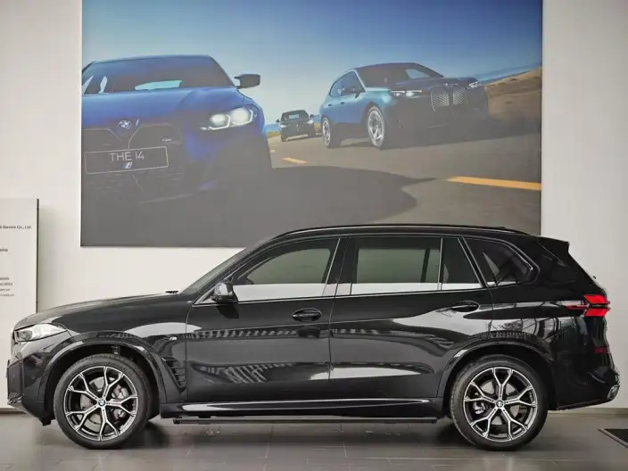 BMW X5 2026 Model xDrive30Li Exclusive Model M Sports Night Set – фото 3