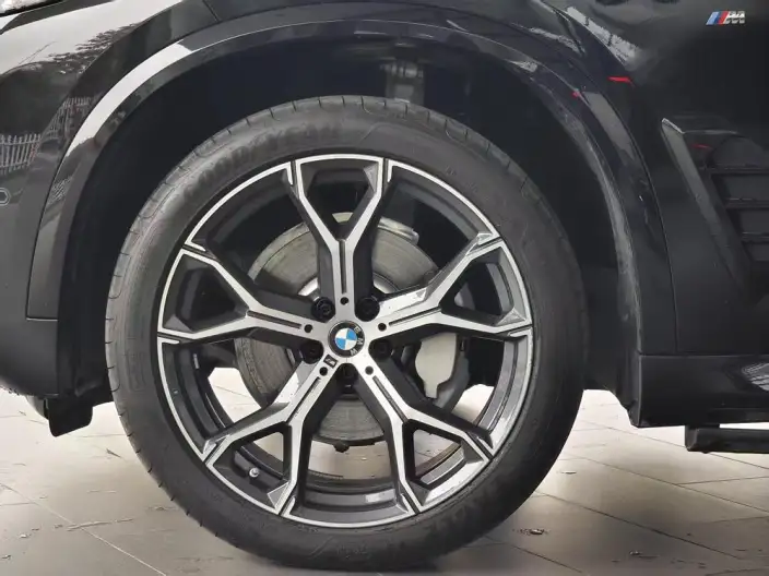 BMW X5 2026 Model xDrive30Li Exclusive Model M Sports Night Set – фото 6