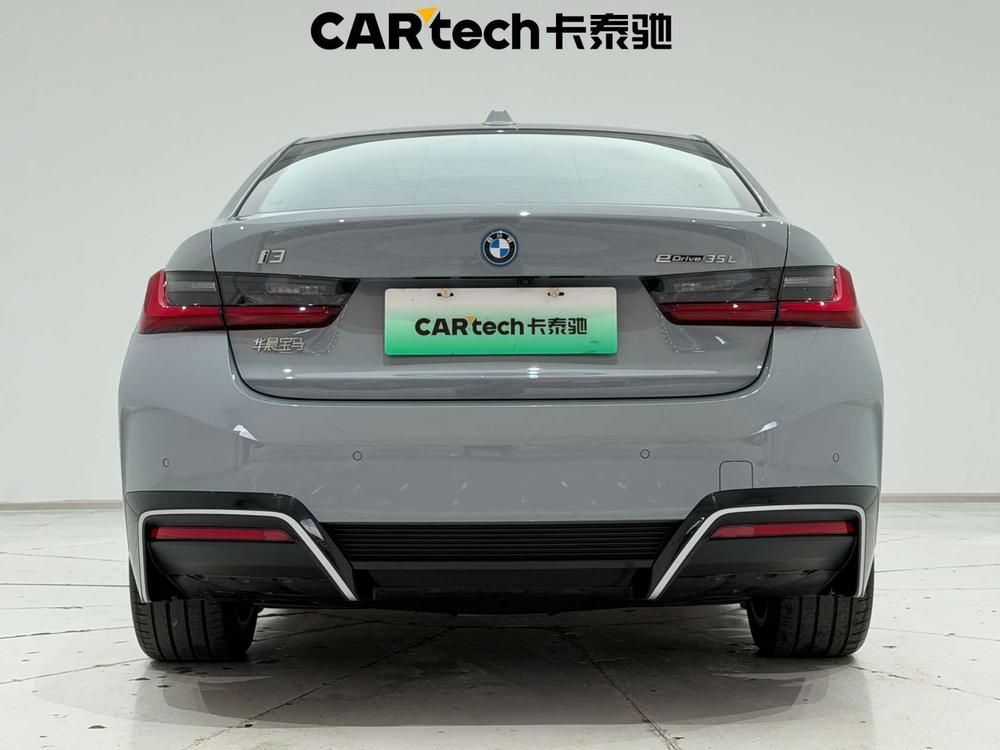 BMW i3 2026 модификация eDrive35L – фото 6